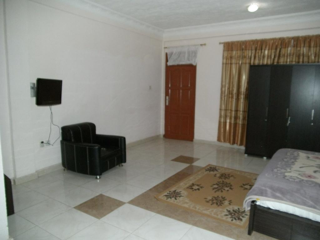 Pemicsa Hotel Accra Spintex Экстерьер фото